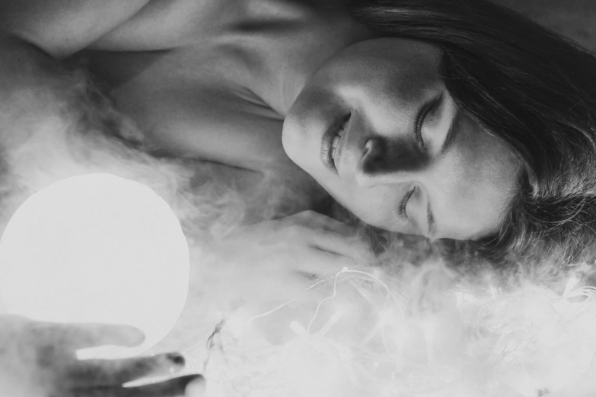 Are there any potential side effects of sun lamp for depression? (Image via Vecteezy/Polina Zabizhko)